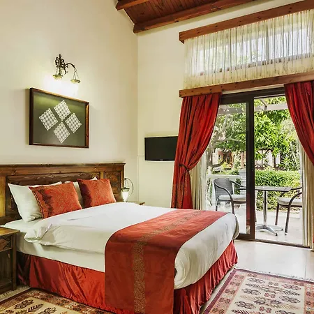 Almond Holiday Village & 3* Karavas (Northern Cyprus)