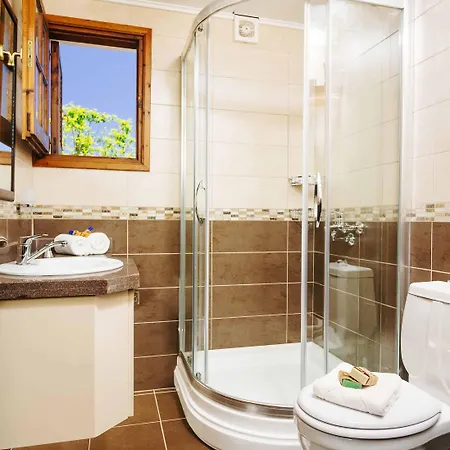 Hotel Almond Holiday Village & Karavas (Northern Cyprus)