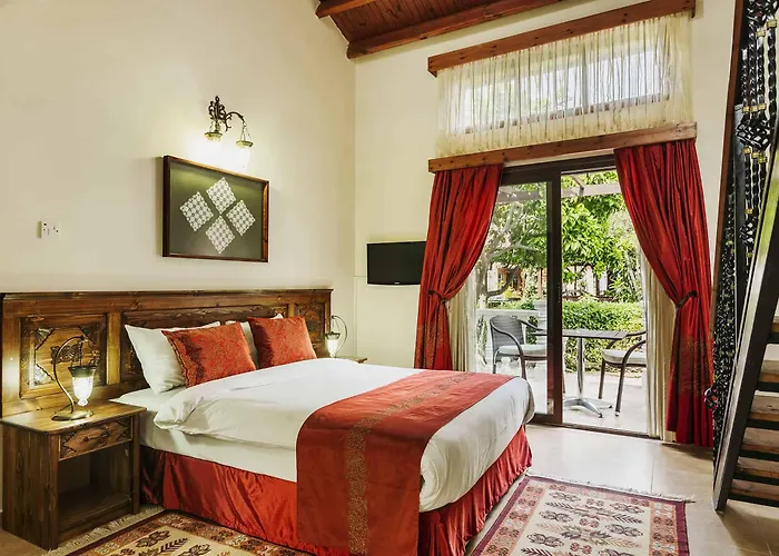 Almond Holiday Village & 3* Karavas (Northern Cyprus)