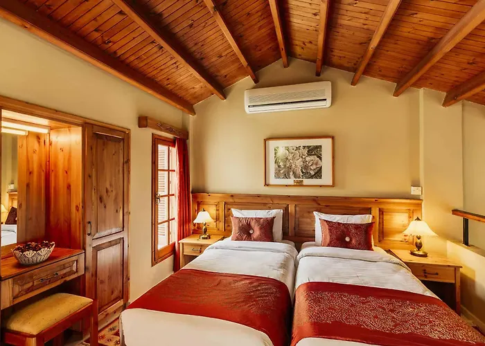 Hotel Almond Holiday Village & Karavas (Northern Cyprus)